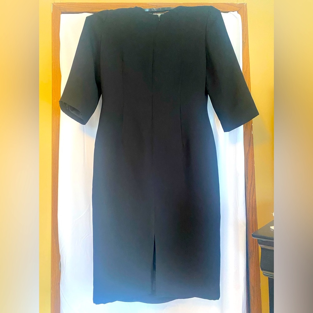 Black dress, half sleeve